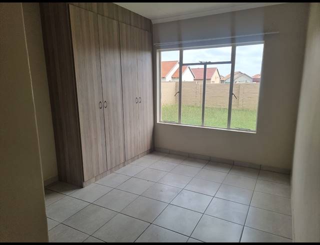 3 BEDROOM TOWNHOUSE FOR SALE IN WATERKLOOF HILL ESTATE
